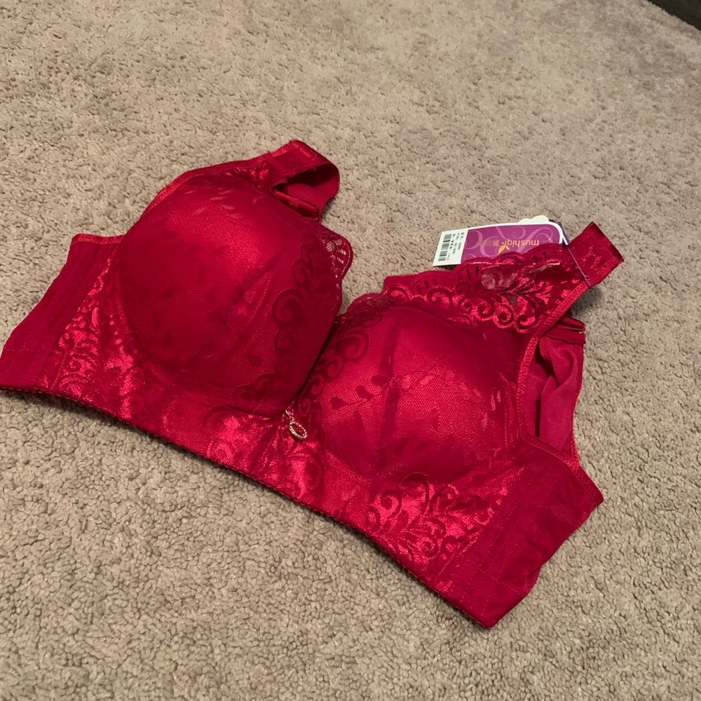 Red gorgeous bra size 42D